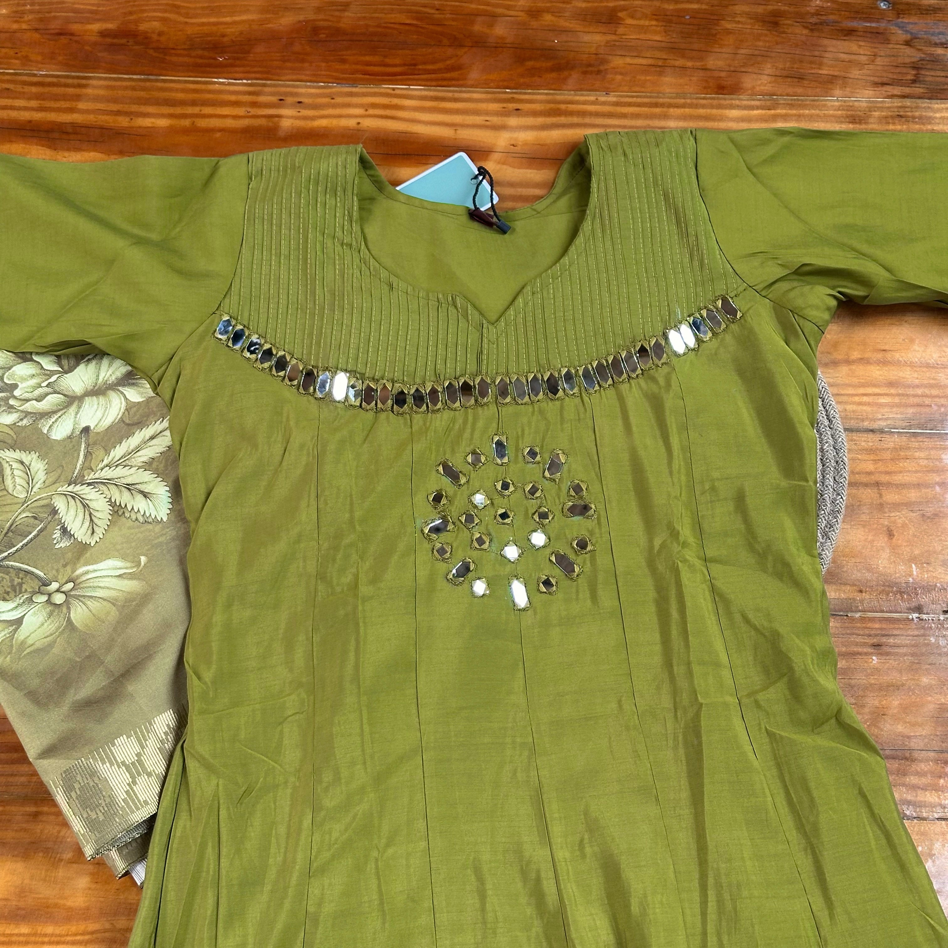 💚Mehendi Green Mirror Work Churidar Kurti💚