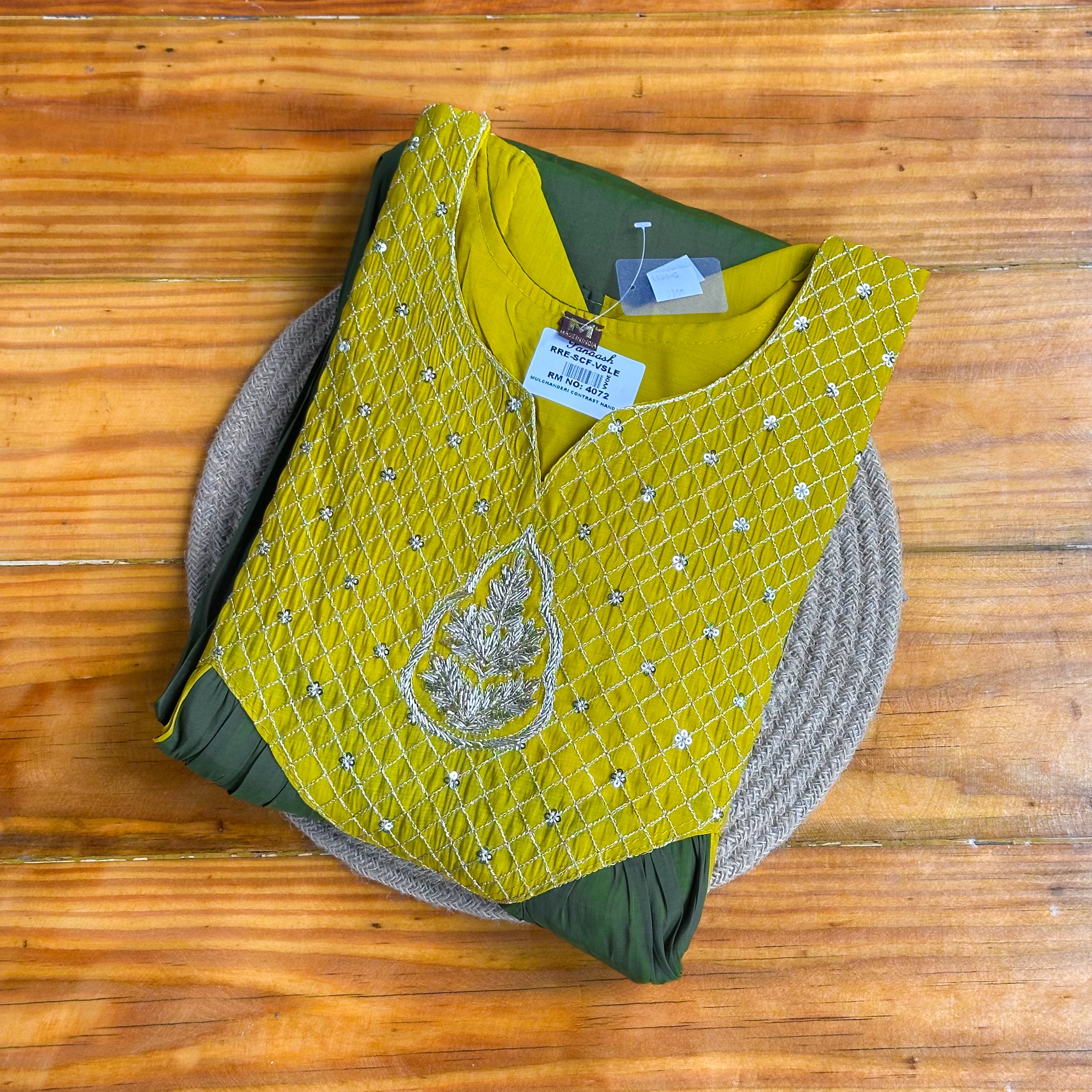 💛Chartreuse & Olive Green Mul Chanderi Contrast Anarkali Kurta Set with Zardozi Medallion💚
