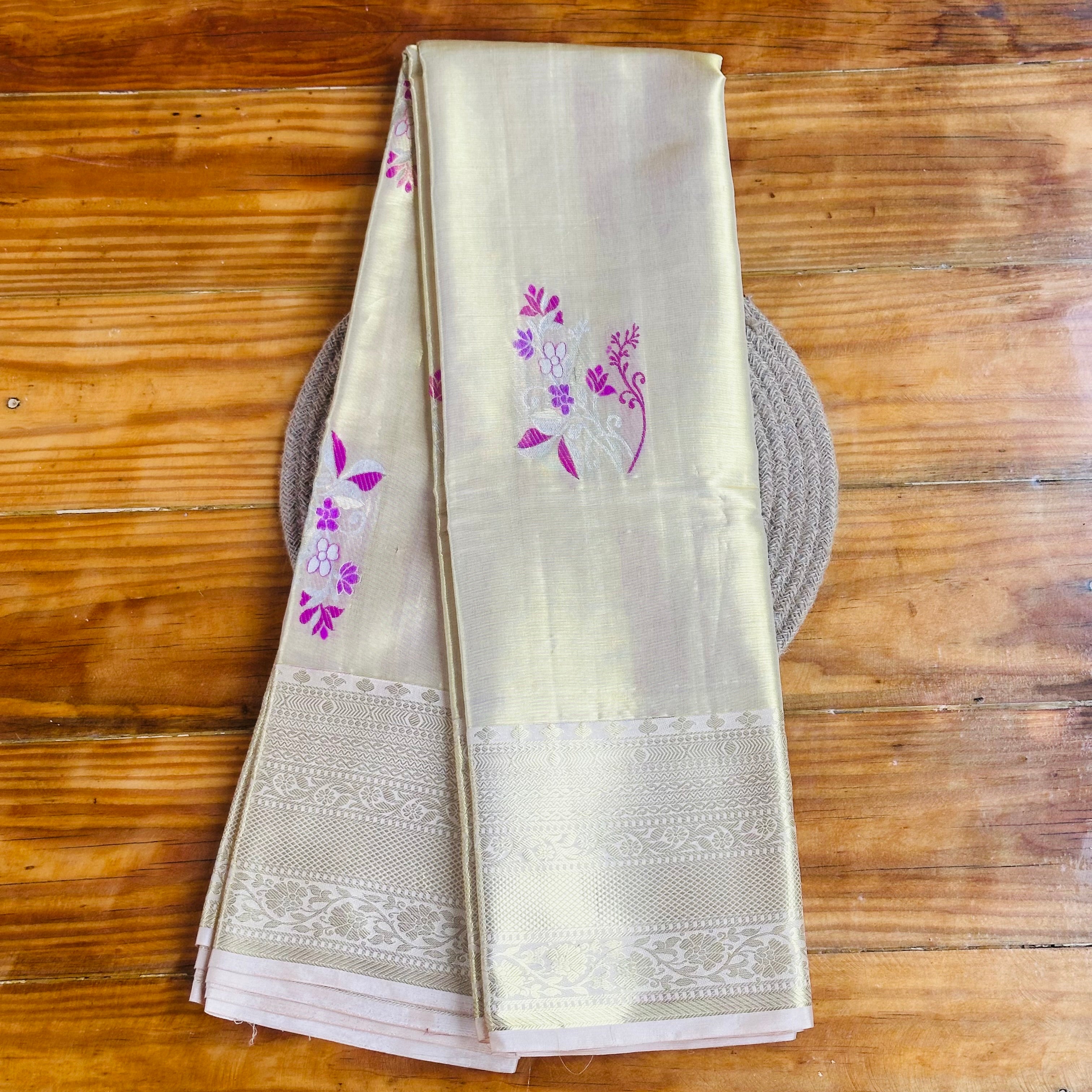 🩷Ivory Kanjivaram Silk Saree with Silver Zari Weave & Pink Meenakari Floral Motifs🤍