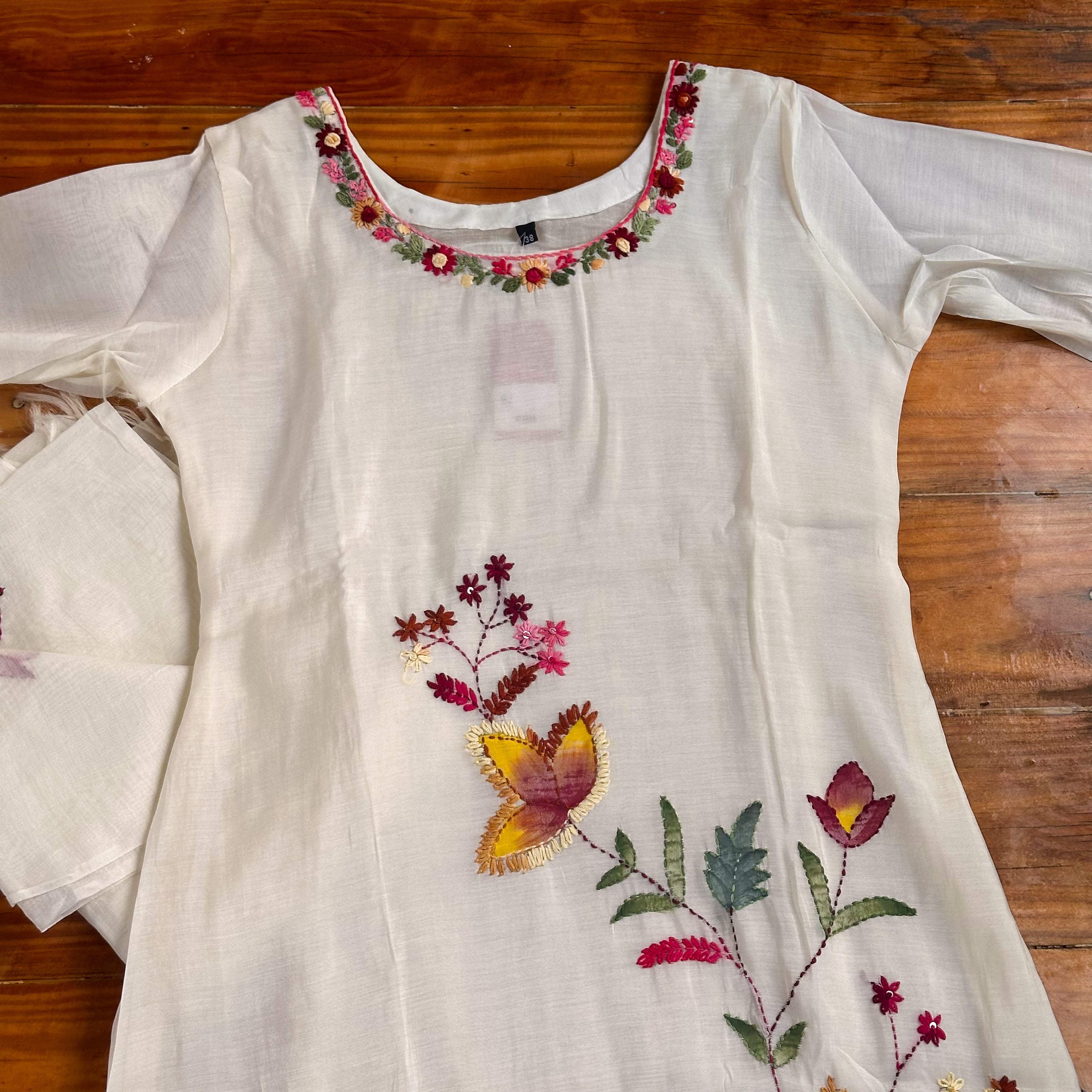 🤍Garden Bloom Embroidered Churidar Set🤍