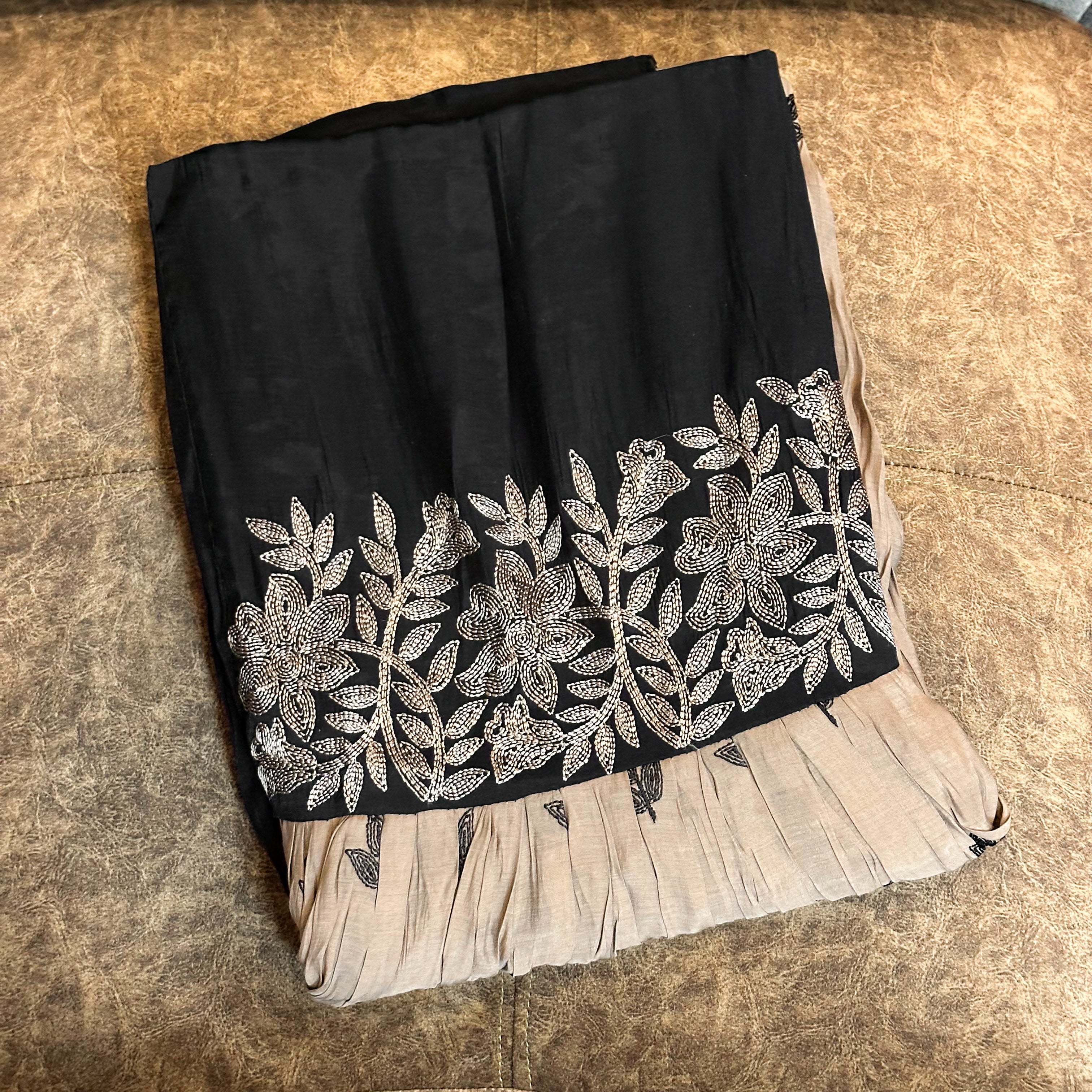🖤Midnight Bloom Embroidered Churidar Set🖤