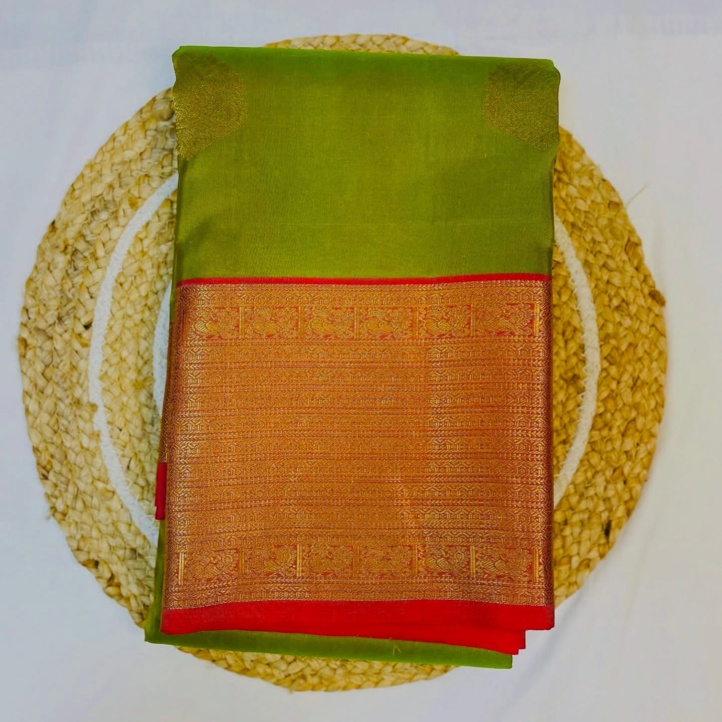 💚Parrot Green & Red Kanjivaram Silk Saree with Heavy Zari Border💚