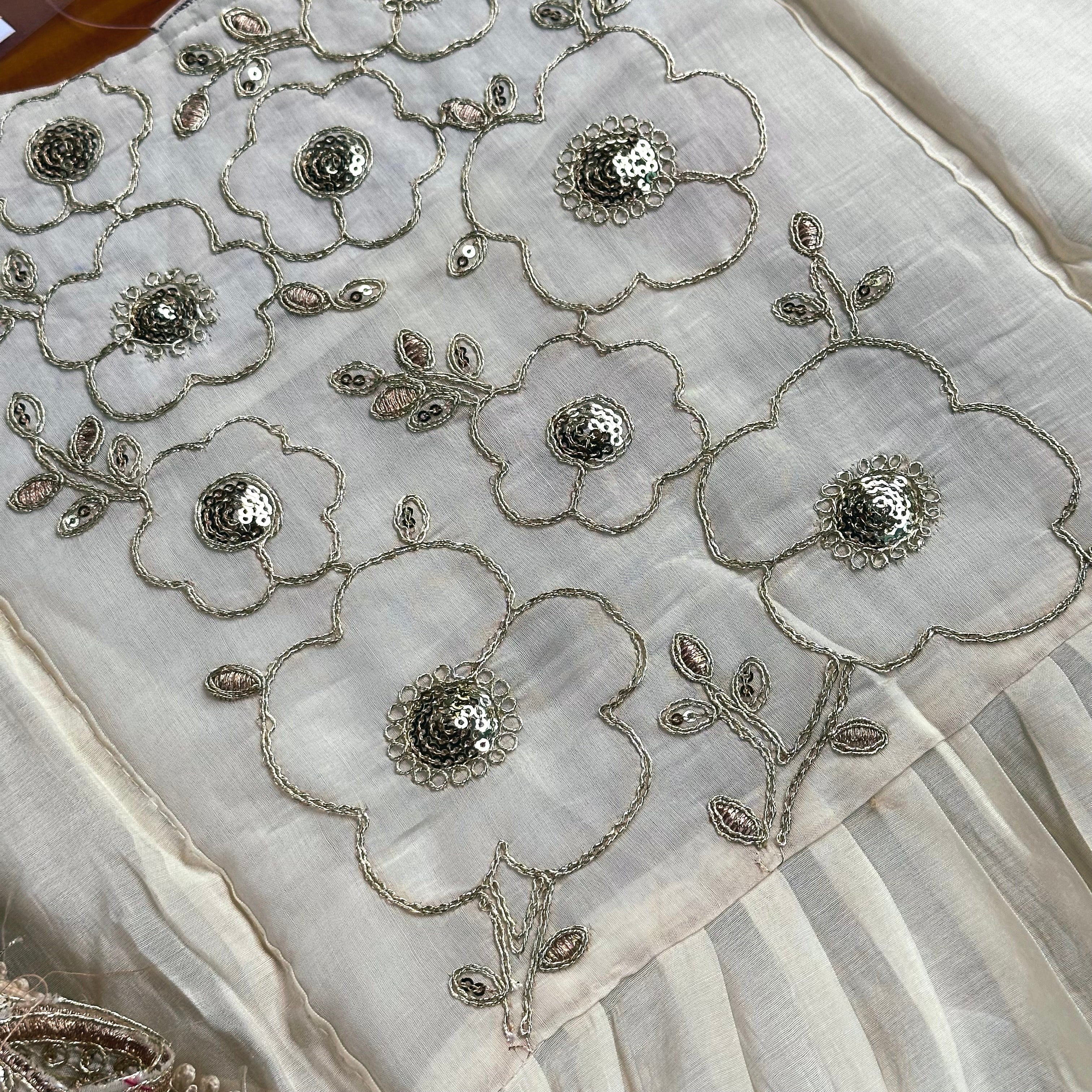 🤍White Wildflower Appliqué Kurta🤍