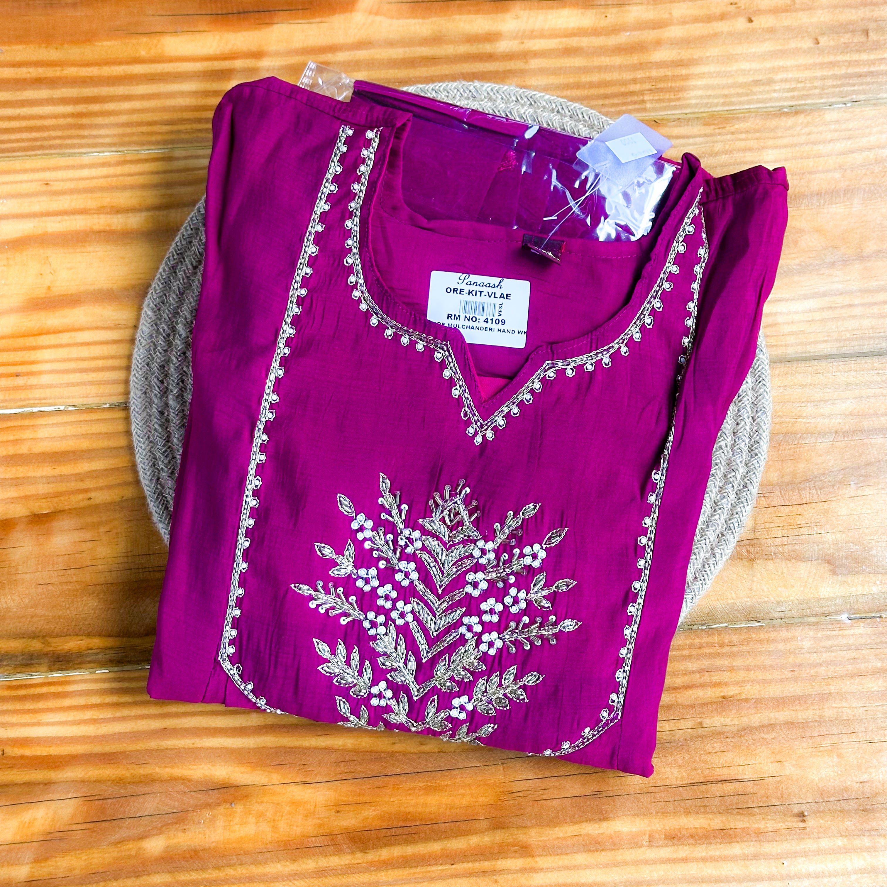 💜Magenta Purple Mul Chanderi Hand-Embroidered Kurta Set💜