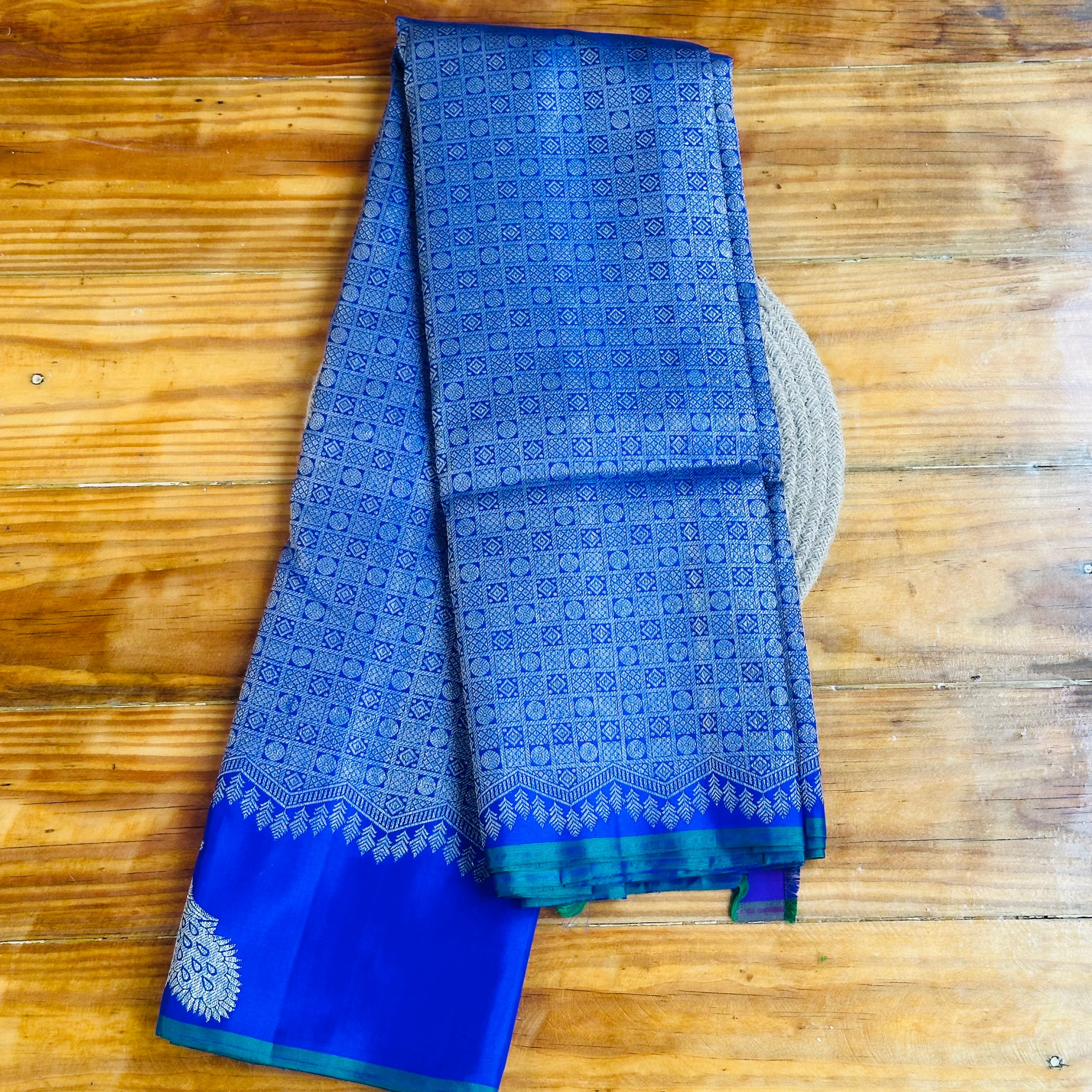 💙Royal Blue Kanjivaram Silk Saree with Gold Zari Peacock Motif & Geometric Pallu💙