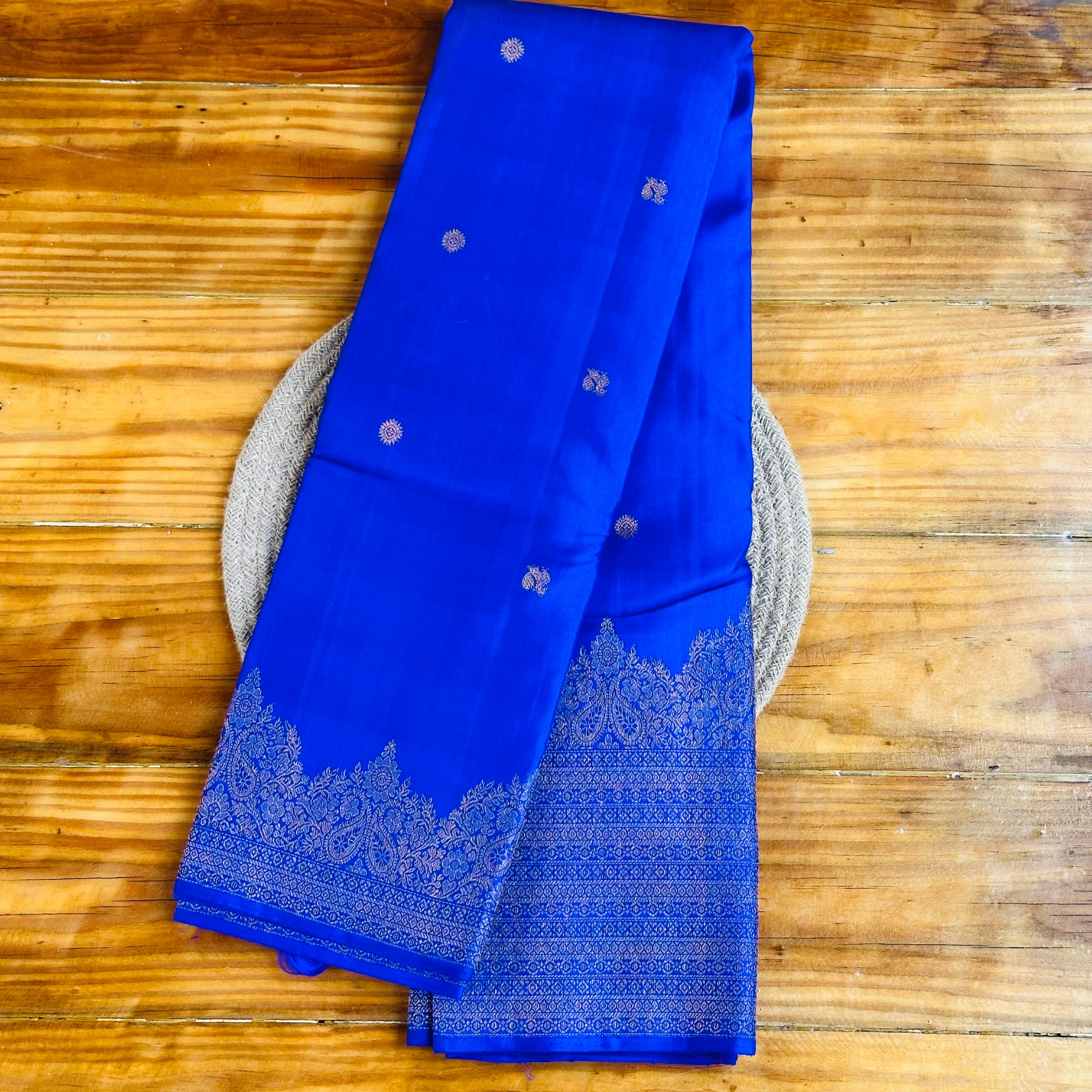 💙Royal Blue Banarasi Silk Saree with Gold Zari Jaal & Floral Pallu💛
