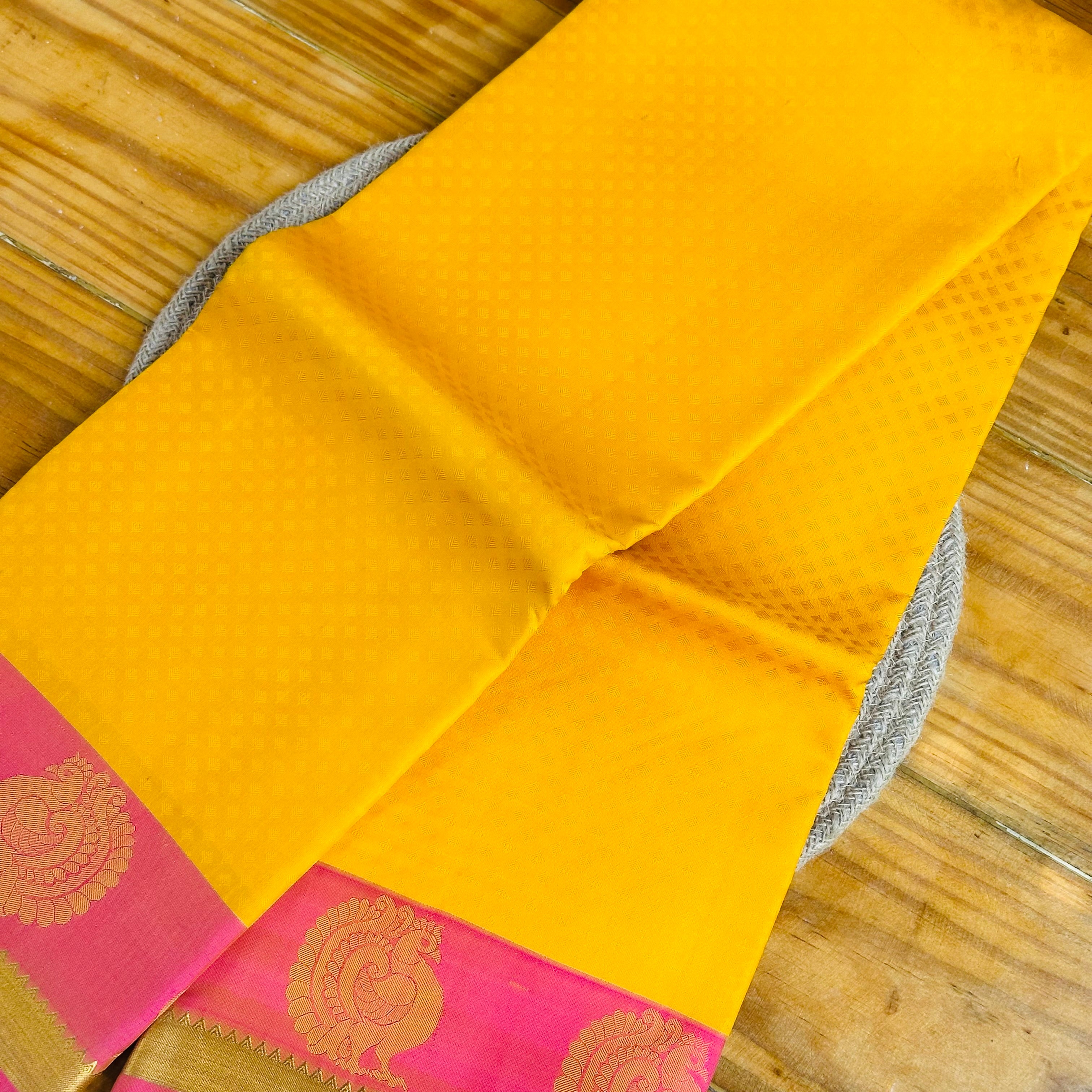 💛Mango Yellow Kanjivaram Silk Saree with Hot Pink Border & Gold Zari Peacock Motif💛