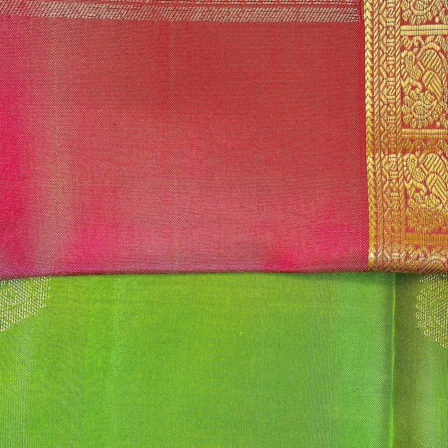 💚Parrot Green & Red Kanjivaram Silk Saree with Heavy Zari Border💚