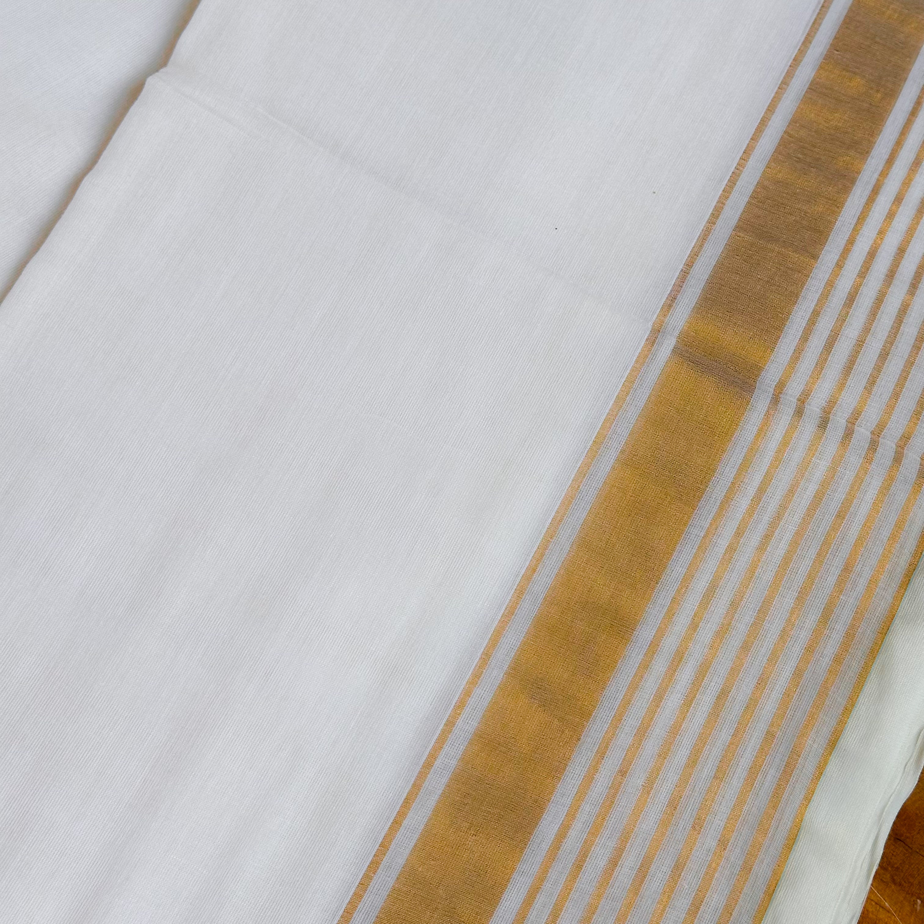 🤍White MulCotton Saree with Honey Gold Stripe Pallu & White Tassel Border🧡