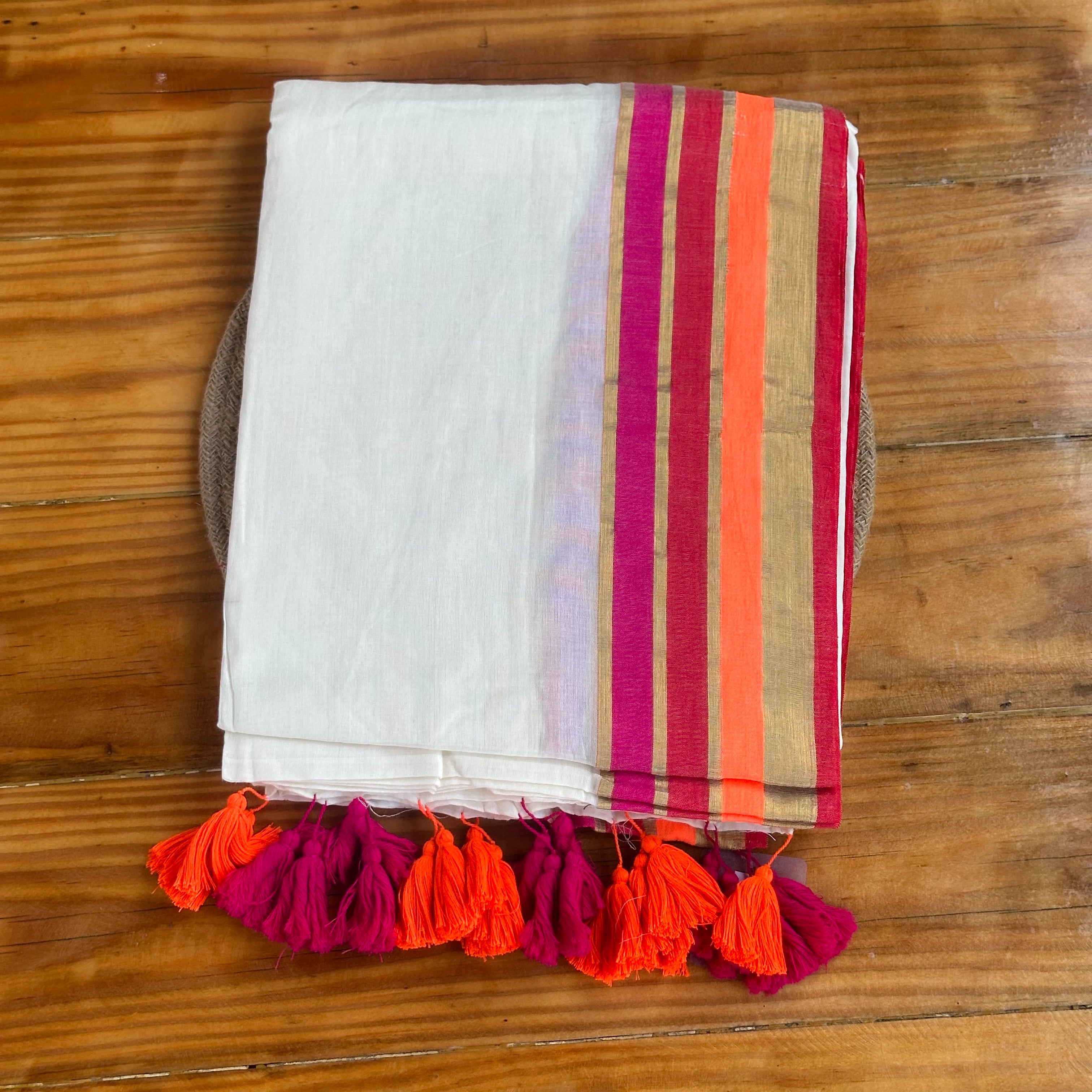 Ivory Linen Saree with Striped Border & Tassel Pallu❤️