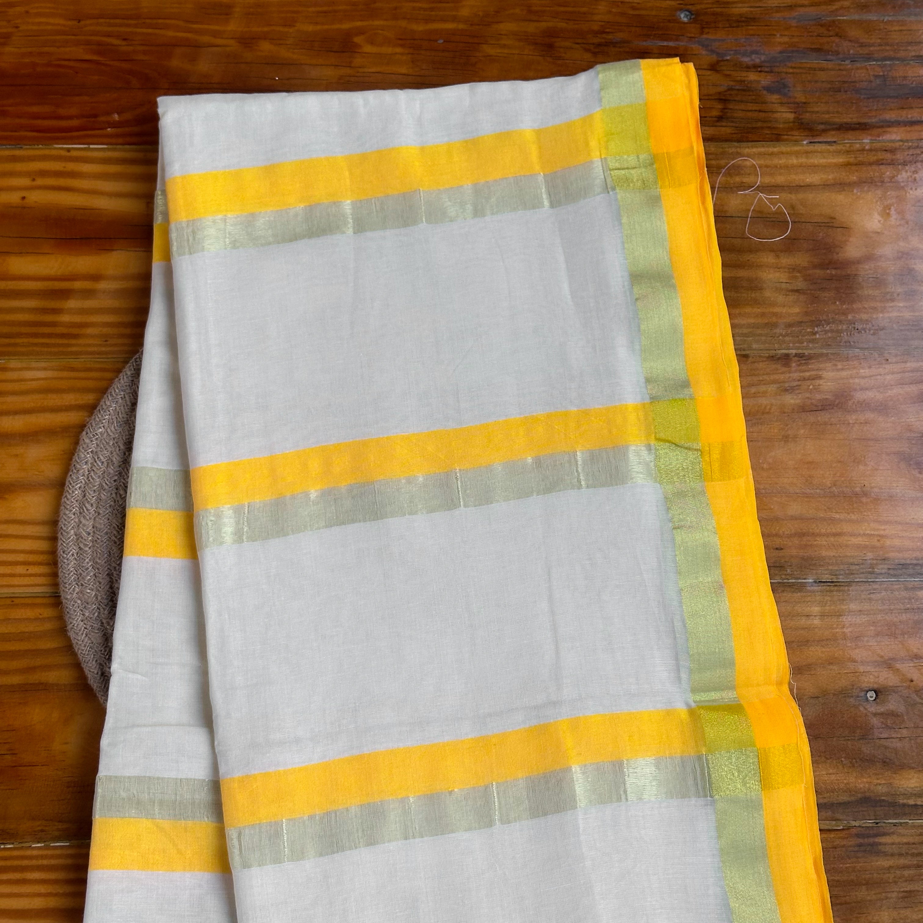 💛Pearl White & Sunshine Yellow Handwoven Saree with Dual-Tone Tassels💛