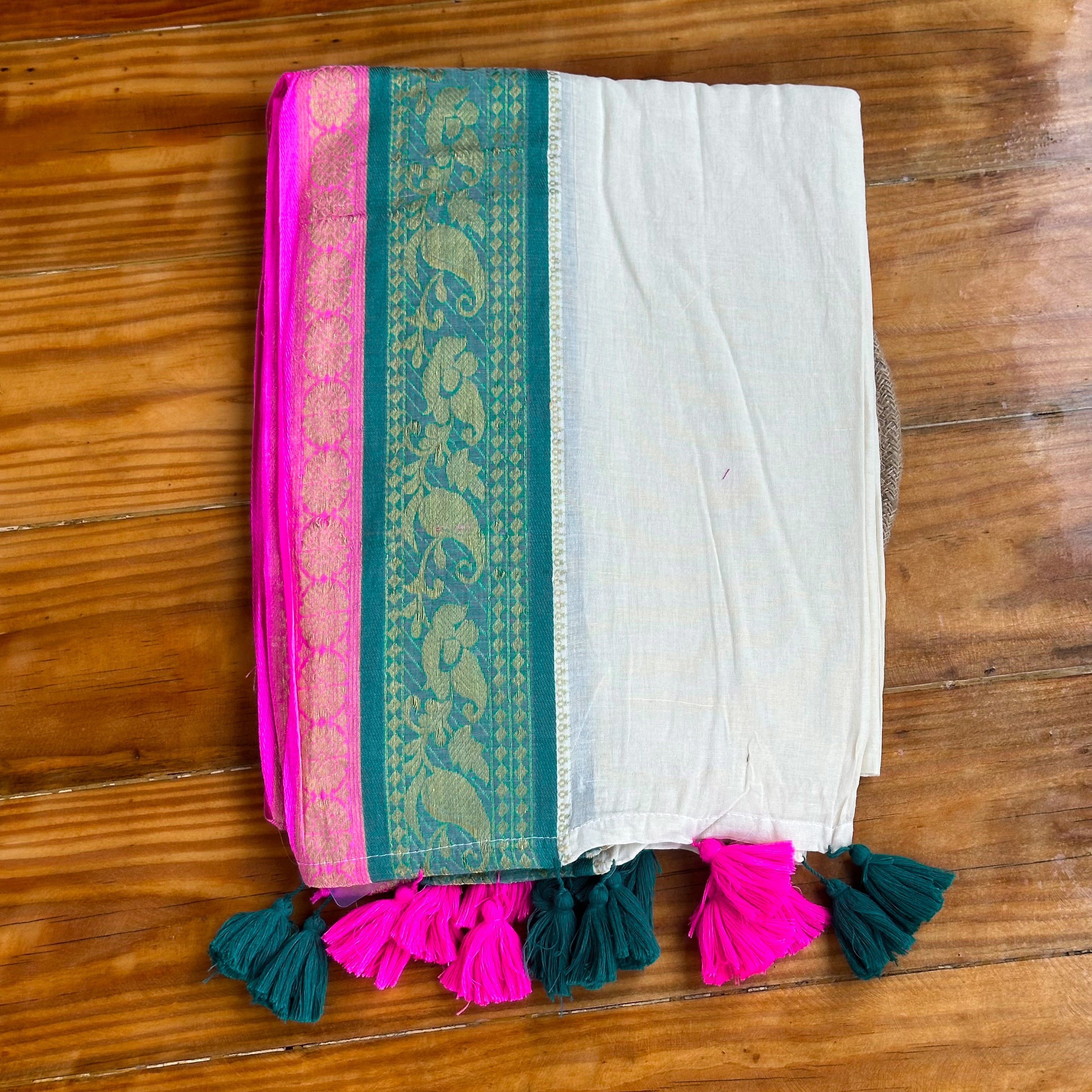 🩷Ivory & Fuchsia Brocade Saree with Teal Zari Border and Dual-Tone Tassels🩷