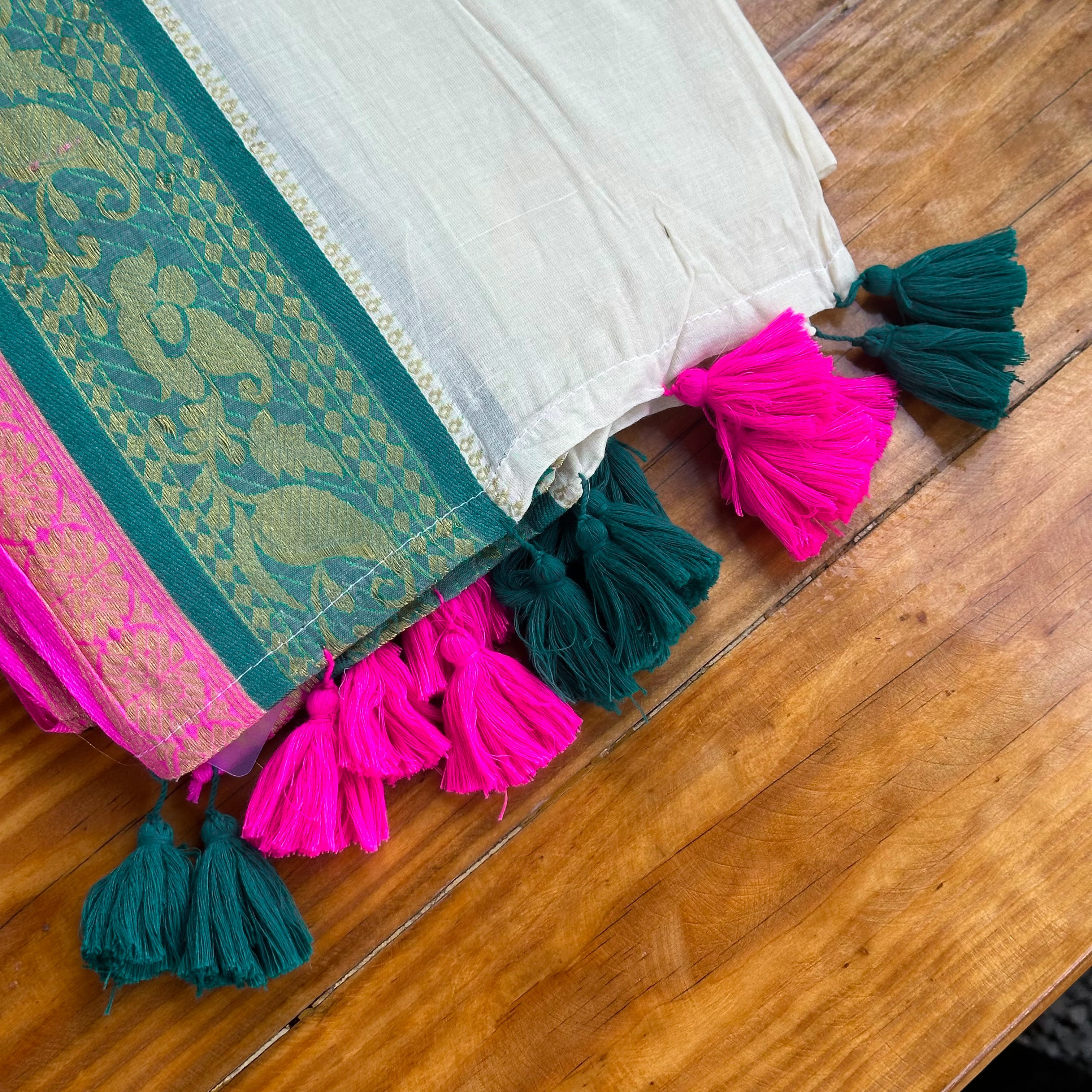🩷Ivory & Fuchsia Brocade Saree with Teal Zari Border and Dual-Tone Tassels🩷