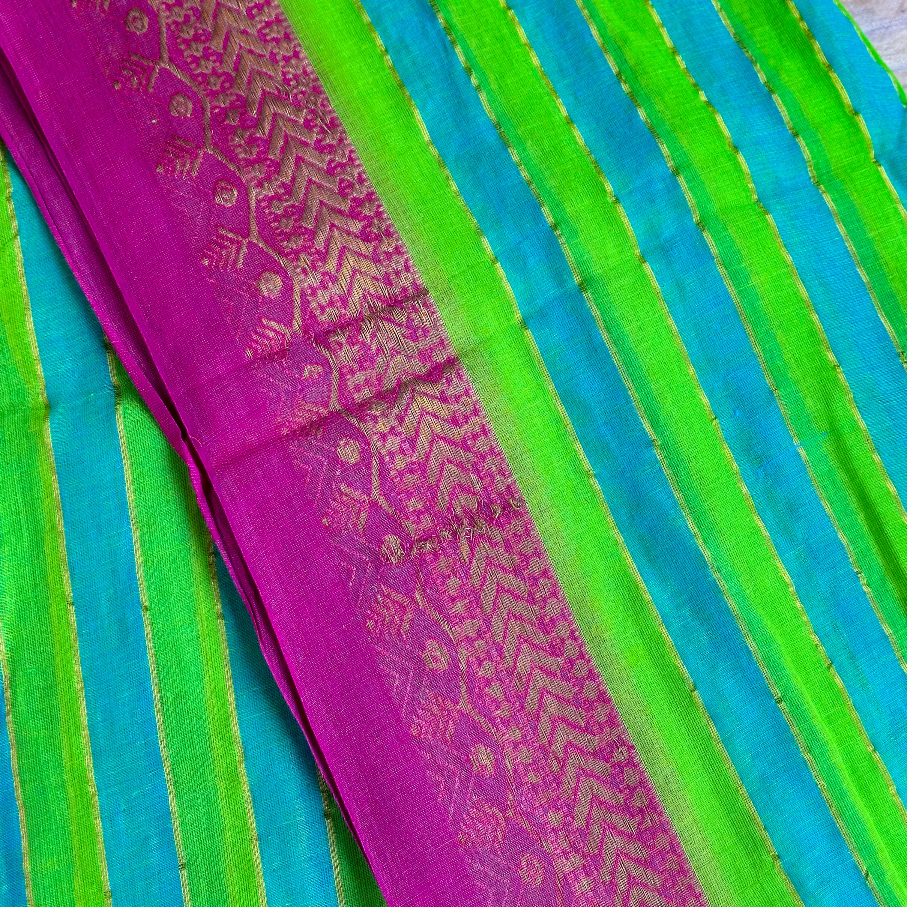 🩷Aqua & Neon Green Mul Cotton Saree with Magenta Zari Border & Tassel Pallu💚